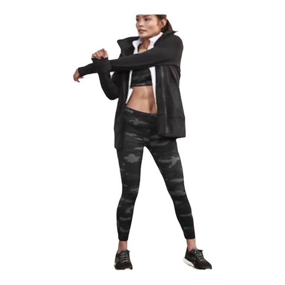 Athleta Camo Contender Leggings 7/8 Zip Pocket size S - Picture 13 of 13